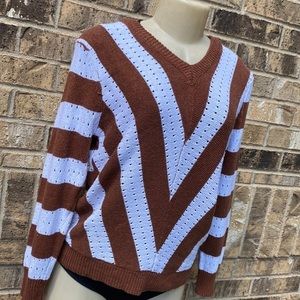 Women’s V-neck sweater size‎ small